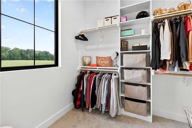 21851 179th Street, Tonganoxie, KS 66086