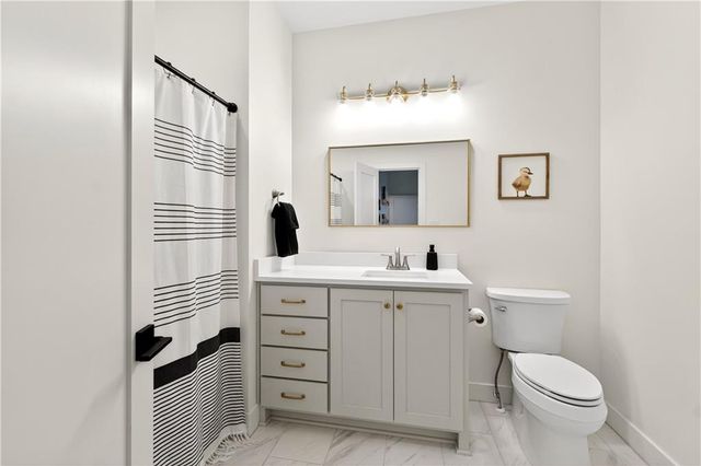 21851 179th Street, Tonganoxie, KS 66086