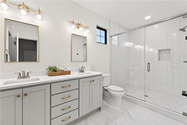 21851 179th Street, Tonganoxie, KS 66086