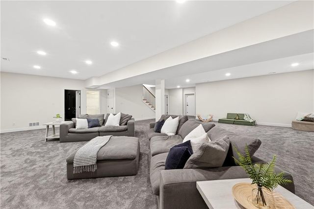 21851 179th Street, Tonganoxie, KS 66086