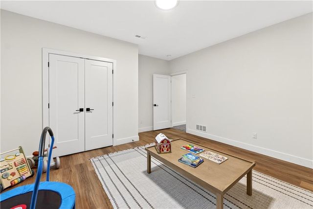 21851 179th Street, Tonganoxie, KS 66086