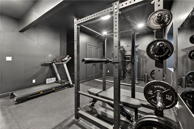 21851 179th Street, Tonganoxie, KS 66086