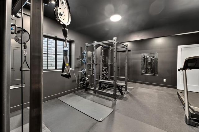 21851 179th Street, Tonganoxie, KS 66086