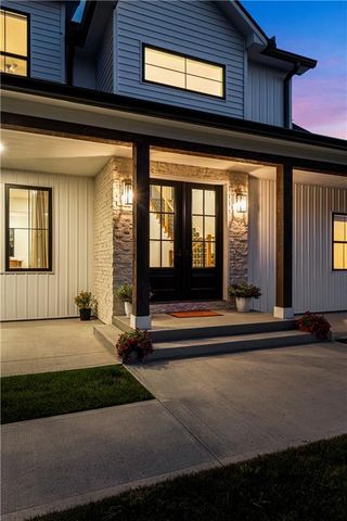 21851 179th Street, Tonganoxie, KS 66086