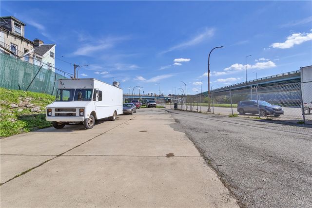 2320 California Ave, Marshall Shadeland, PA 15212