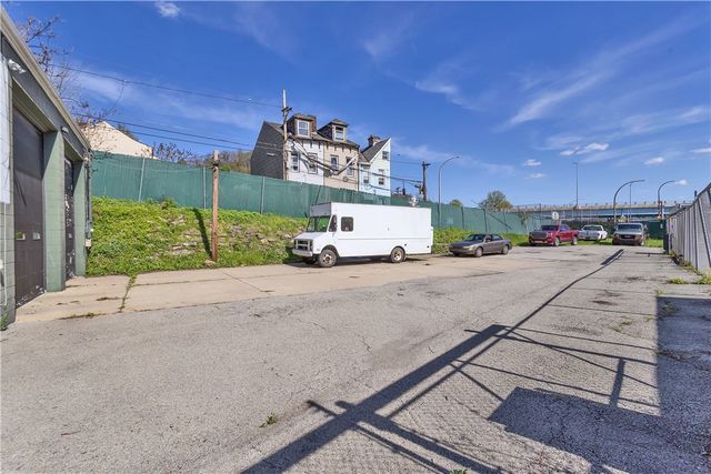 2320 California Ave, Marshall Shadeland, PA 15212