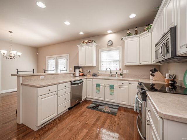 10411 Lauren Court, Newburgh, IN 47630