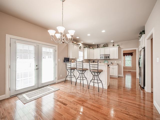 10411 Lauren Court, Newburgh, IN 47630