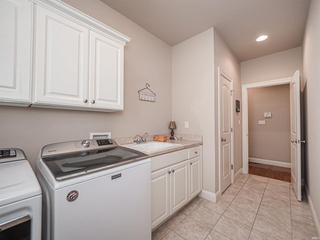 10411 Lauren Court, Newburgh, IN 47630