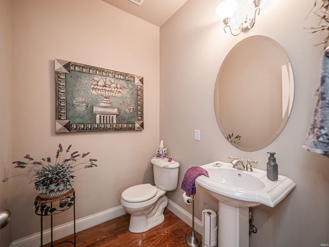 10411 Lauren Court, Newburgh, IN 47630