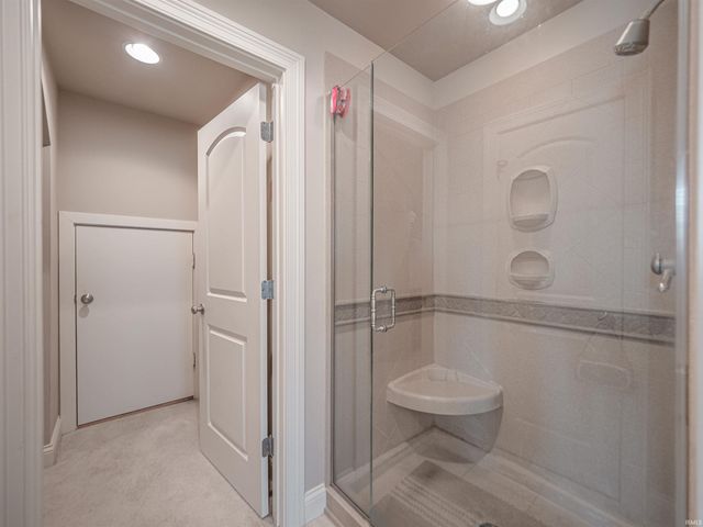 10411 Lauren Court, Newburgh, IN 47630