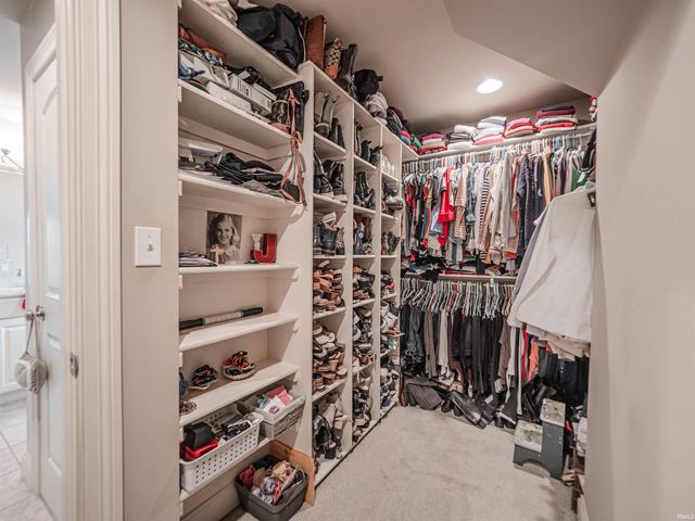 10411 Lauren Court, Newburgh, IN 47630