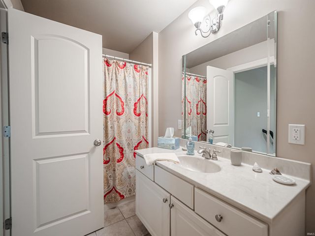 10411 Lauren Court, Newburgh, IN 47630