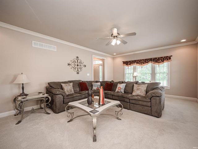 10411 Lauren Court, Newburgh, IN 47630