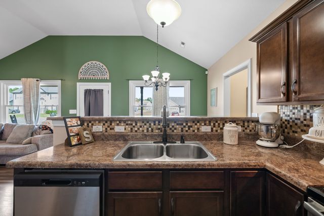 3760 Silver Fox Ln, Clarksville, TN 37040