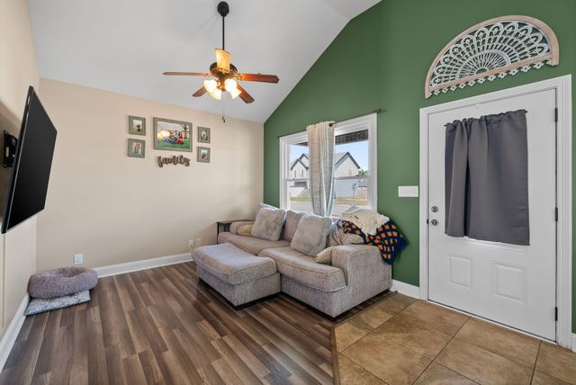 3760 Silver Fox Ln, Clarksville, TN 37040