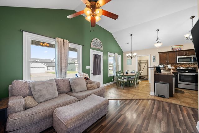 3760 Silver Fox Ln, Clarksville, TN 37040