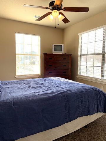 1071 W Malibu Avenue, Fayetteville, AR 72703
