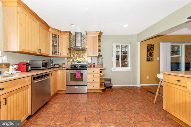 11412 FAIROAK DR, Silver Spring, MD 20902