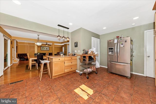 11412 FAIROAK DR, Silver Spring, MD 20902