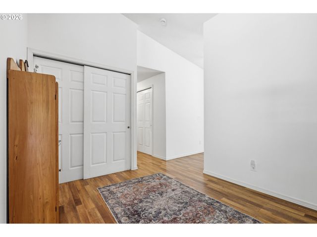 5880 BIRD SONG Way, Gladstone, OR 97027