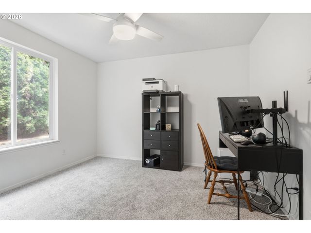 5880 BIRD SONG Way, Gladstone, OR 97027
