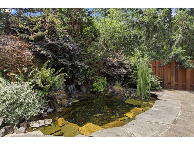 5880 BIRD SONG Way, Gladstone, OR 97027