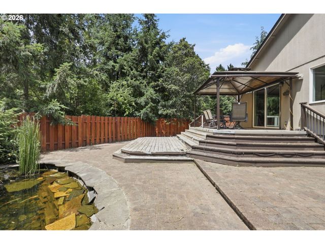 5880 BIRD SONG Way, Gladstone, OR 97027