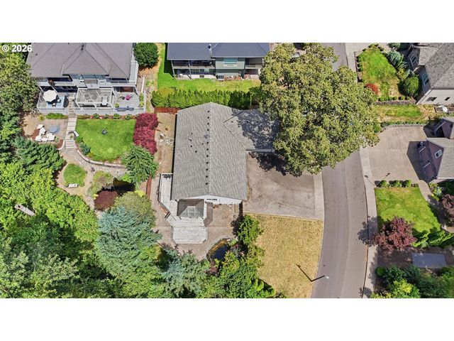 5880 BIRD SONG Way, Gladstone, OR 97027