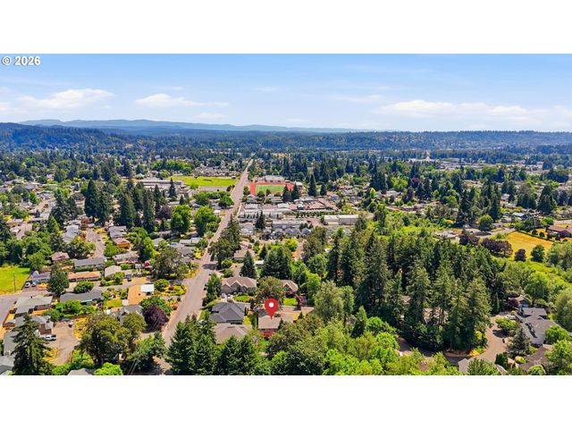 5880 BIRD SONG Way, Gladstone, OR 97027