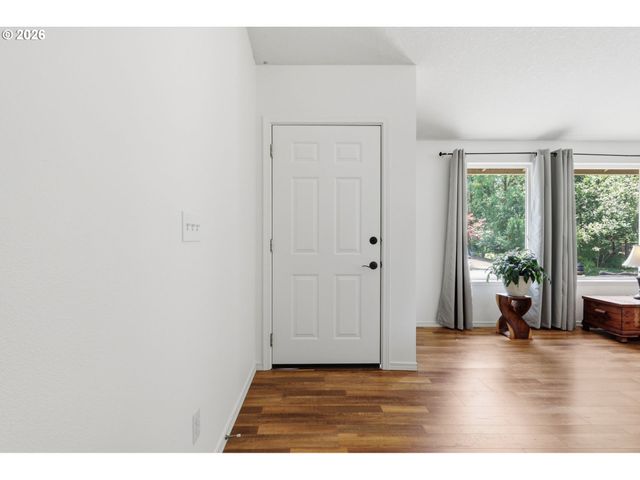 5880 BIRD SONG Way, Gladstone, OR 97027