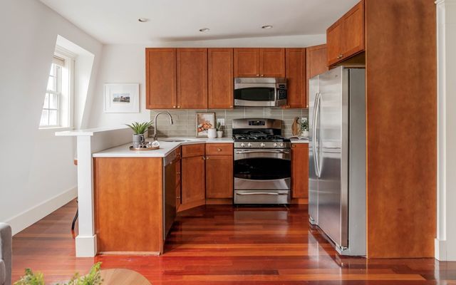 528 E 7th Street 3, Boston, MA 02127