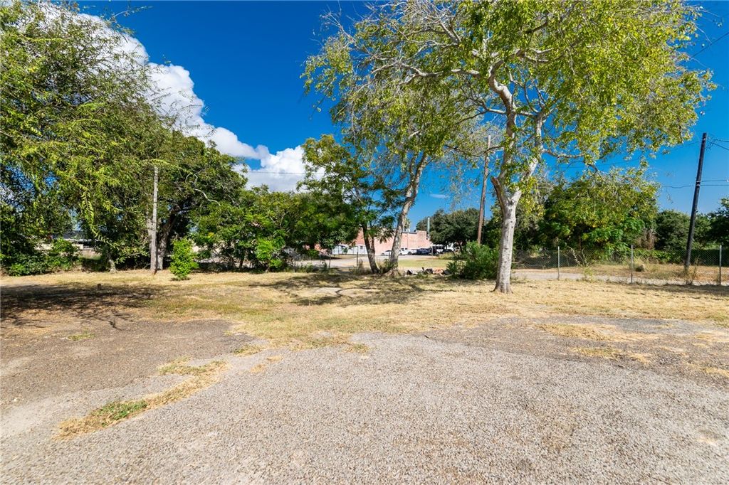 1000 Park Ave, Corpus Christi, TX 78401 — photo 3