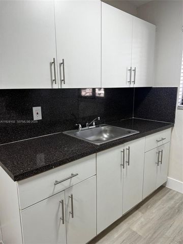 1330 W 29th St 33, Hialeah, FL 33012