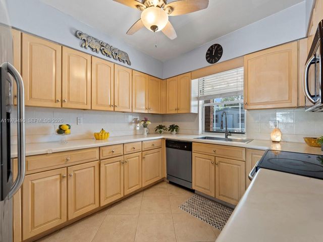 8620 SW 185th Ter, Cutler Bay, FL 33157