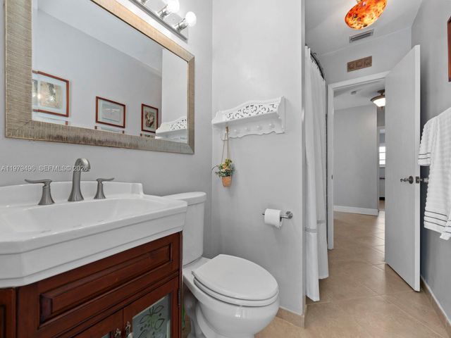 8620 SW 185th Ter, Cutler Bay, FL 33157