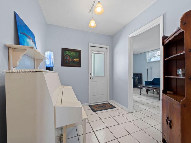 8620 SW 185th Ter, Cutler Bay, FL 33157