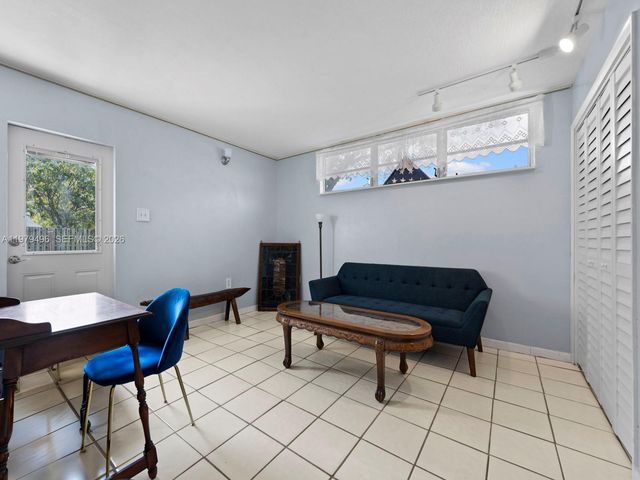 8620 SW 185th Ter, Cutler Bay, FL 33157