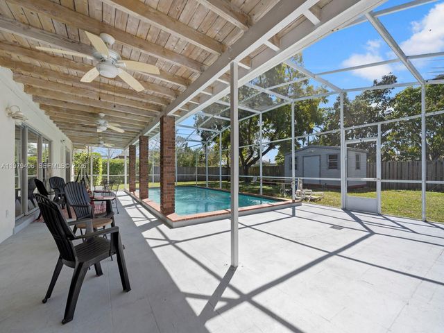 8620 SW 185th Ter, Cutler Bay, FL 33157