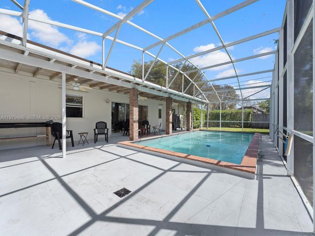 8620 SW 185th Ter, Cutler Bay, FL 33157