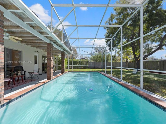 8620 SW 185th Ter, Cutler Bay, FL 33157