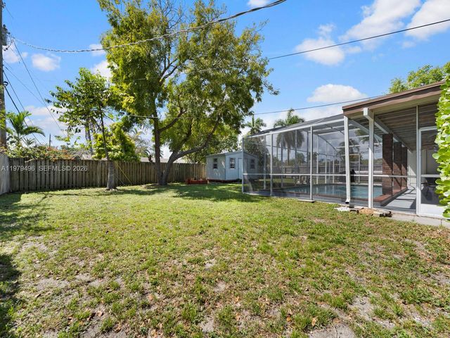8620 SW 185th Ter, Cutler Bay, FL 33157