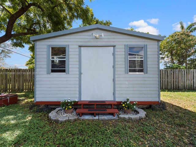 8620 SW 185th Ter, Cutler Bay, FL 33157