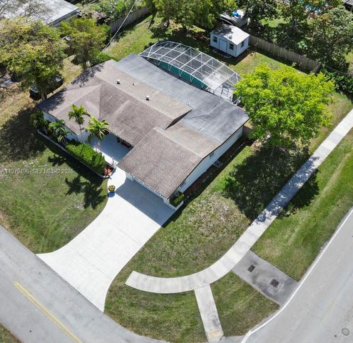 8620 SW 185th Ter, Cutler Bay, FL 33157