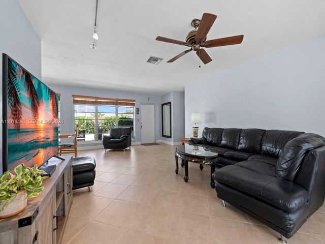 8620 SW 185th Ter, Cutler Bay, FL 33157