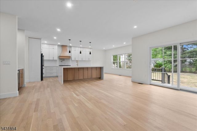 1586 Front St, Scotch Plains Twp., NJ 07076