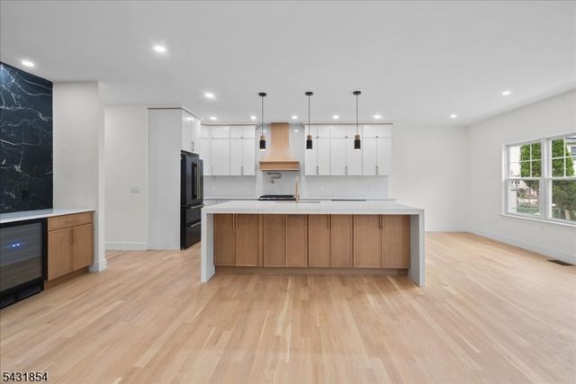 1586 Front St, Scotch Plains Twp., NJ 07076
