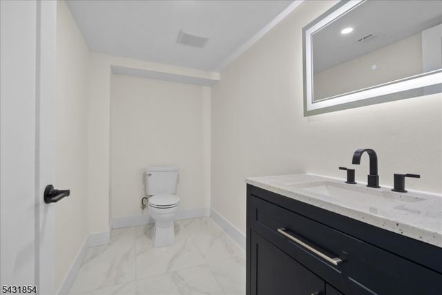 1586 Front St, Scotch Plains Twp., NJ 07076