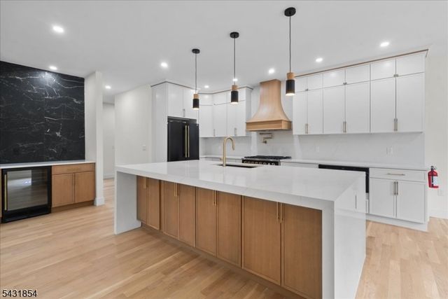 1586 Front St, Scotch Plains Twp., NJ 07076