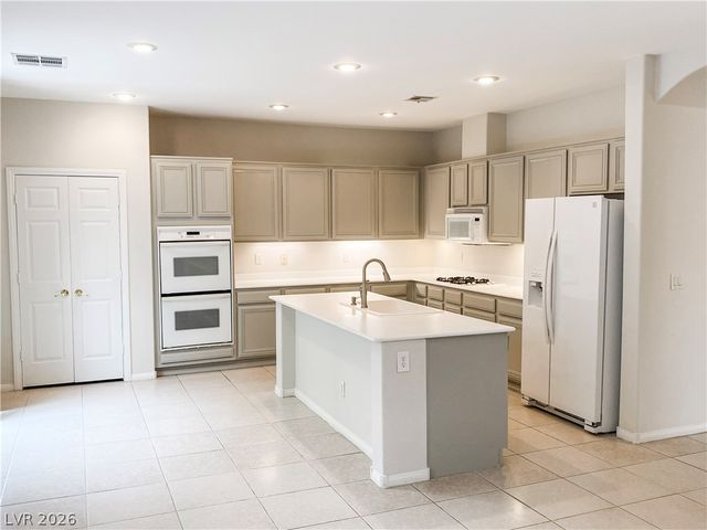 11021 Mount Royal Avenue, Las Vegas, NV 89144